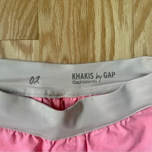 GAP Maternity Shorts - Size 2 - Picture 3 of 3